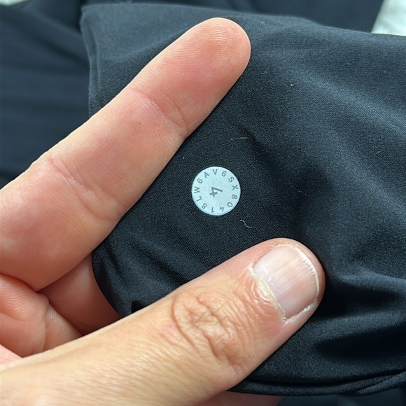 Lululemon On The Fly Crop *23" Black - Picture 5 of 6